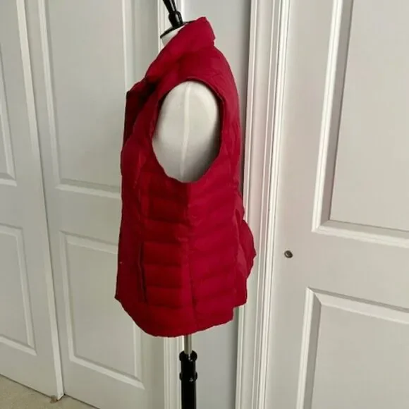 Lands' End Red Puffer Vest with Snap Closure Size Large - Picture 2 of 4